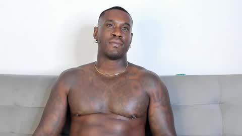 Snapshot of tyron_rulers chatting on November 12, 11:47 pm Dvid Rullers online show from November 12, 11:47 pm