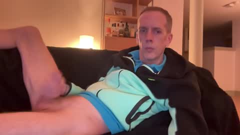 Snapshot of tyronev70 chatting on February 13, 6:05 pm Ty online show from February 13, 6:05 pm