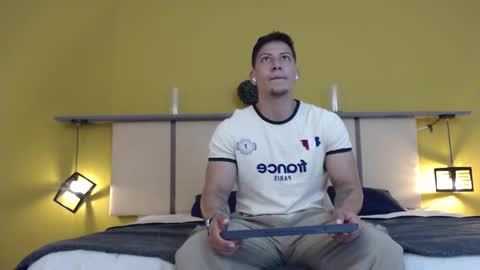 tyronyx online show from October 14, 7:25 pm