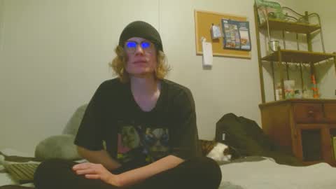 Snapshot of tyyyler93 chatting on December 7, 2:42 am TylerAlternative online show from December 7, 2:42 am