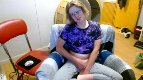 Snapshot of tyyyler93 chatting on July 2, 4:18 am TylerAlternative online show from July 2, 4:18 am