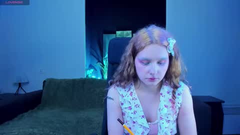 Snapshot of uco_mon chatting on October 2, 6:04 pm Uco online show from October 2, 6:04 pm