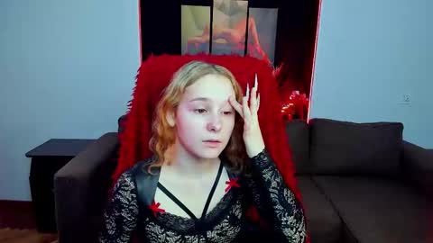 Snapshot of uco_mon chatting on October 28, 3:04 pm Uco online show from October 28, 3:04 pm