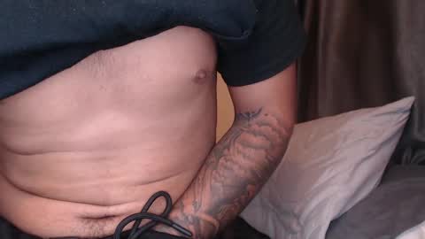 Snapshot of ugh_manux chatting on May 18, 9:48 am ugh_manux online show from May 18, 9:48 am