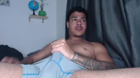 Snapshot of ugh_manux chatting on May 20, 5:24 am ugh_manux online show from May 20, 5:24 am