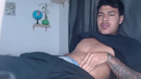 Snapshot of ugh_manux chatting on May 26, 5:25 am ugh_manux online show from May 26, 5:25 am
