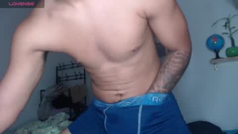Snapshot of ugh_manux chatting on June 10, 7:07 am ugh_manux online show from June 10, 7:07 am