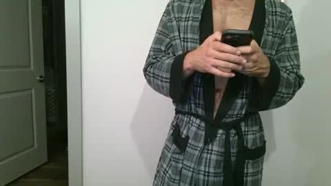 uhhuhyea online show from November 9, 10:41 pm