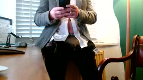 Snapshot of ukclive chatting on October 10, 10:14 am ukclive online show from October 10, 10:14 am