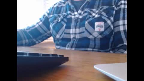 Snapshot of ukclive chatting on December 16, 9:25 am ukclive online show from December 16, 9:25 am