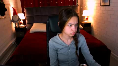 Ulia online show from April 23, 5:08 am