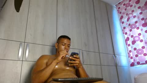 Snapshot of ulisess15 chatting on January 11, 12:07 pm Felipe model independent online show from January 11, 12:07 pm