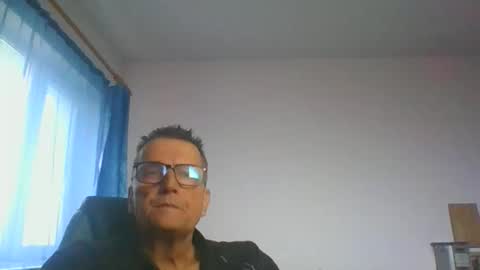 ulmeni4 online show from November 3, 6:36 am