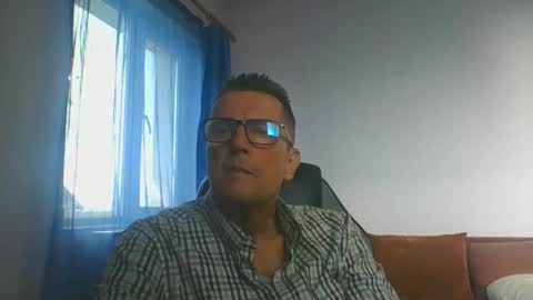 ulmeni4 online show from November 4, 1:10 pm