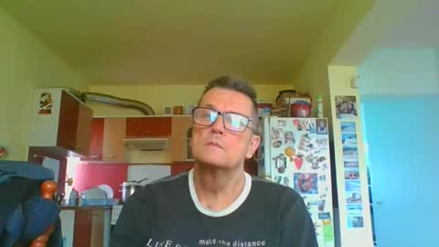 Snapshot of ulmeni7 chatting on May 25, 11:38 am ulmeni7 online show from May 25, 11:38 am