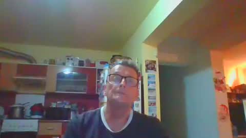 Snapshot of ulmeni7 chatting on May 25, 11:55 pm ulmeni7 online show from May 25, 11:55 pm