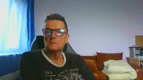 Snapshot of ulmeni7 chatting on June 1, 2:41 pm ulmeni7 online show from June 1, 2:41 pm