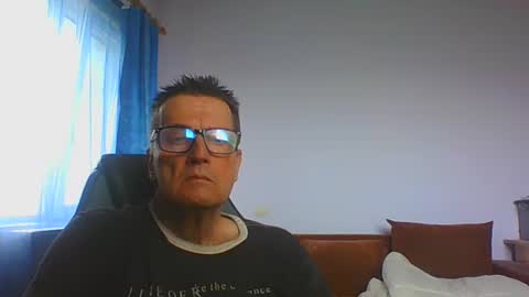 Snapshot of ulmeni7 chatting on June 5, 9:04 am ulmeni7 online show from June 5, 9:04 am