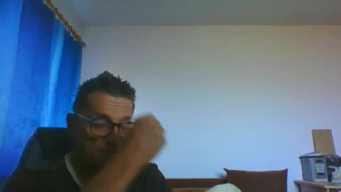 Snapshot of ulmeni7 chatting on June 8, 5:30 am ulmeni7 online show from June 8, 5:30 am