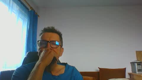 Snapshot of ulmeni7 chatting on June 11, 9:51 am ulmeni7 online show from June 11, 9:51 am