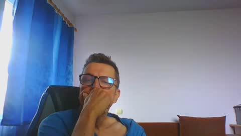 Snapshot of ulmeni7 chatting on June 12, 6:56 am ulmeni7 online show from June 12, 6:56 am