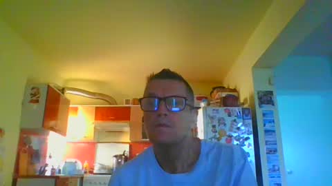 Snapshot of ulmeni7 chatting on June 22, 3:25 am ulmeni7 online show from June 22, 3:25 am
