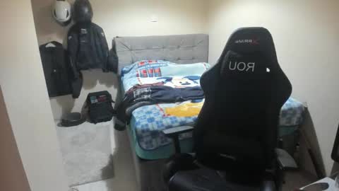 hi im mike tyson -  online show from April 27, 7:12 pm