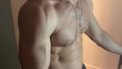 Um CM online show from March 19, 11:53 pm