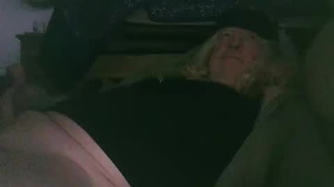 Snapshot of umbrado chatting on December 11, 4:09 pm umbrado online show from December 11, 4:09 pm