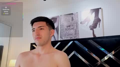 Snapshot of un_sluttyy chatting on June 6, 7:29 pm un_sluttyy online show from June 6, 7:29 pm