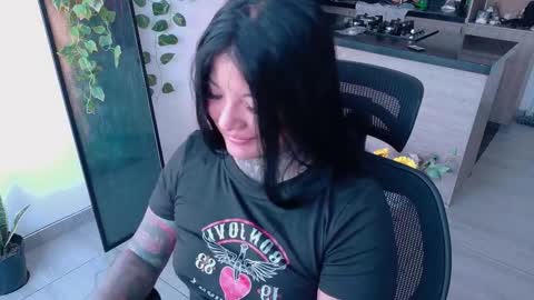 Franchesca  online show from November 10, 8:19 pm