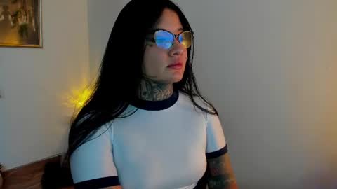 Franchesca  online show from August 4, 8:44 pm
