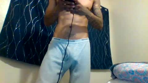 Snapshot of uncut_papi1989 chatting on February 5, 3:23 am tele kuzhbuzh online show from February 5, 3:23 am