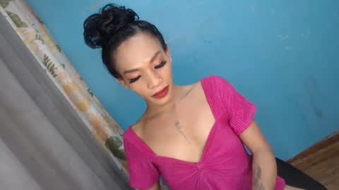 Snapshot of uncut_queen chatting on October 6, 1:03 am LOVELY JANE online show from October 6, 1:03 am