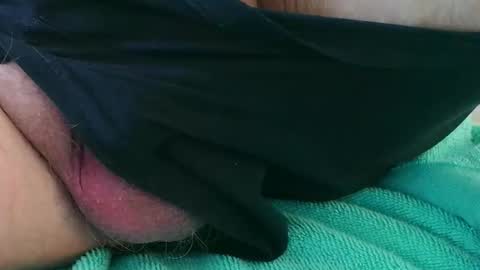 Snapshot of uncut_small_bi chatting on May 18, 3:40 pm uncut_small_bi online show from May 18, 3:40 pm