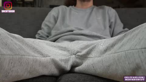 Snapshot of uncutgerman420 chatting on November 5, 7:03 pm Mister Uncut online show from November 5, 7:03 pm