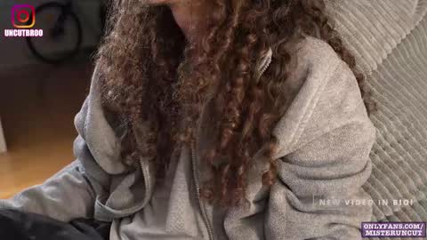 Snapshot of uncutgerman420 chatting on November 22, 8:52 pm Mister Uncut online show from November 22, 8:52 pm