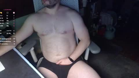 Snapshot of under_the_desk40 chatting on May 9, 10:26 pm Under the desk online show from May 9, 10:26 pm