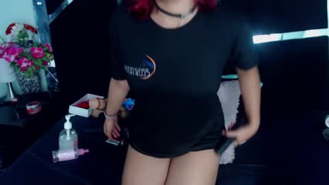 Snapshot of underbaby_ chatting on December 20, 9:50 pm UnderBaby online show from December 20, 9:50 pm