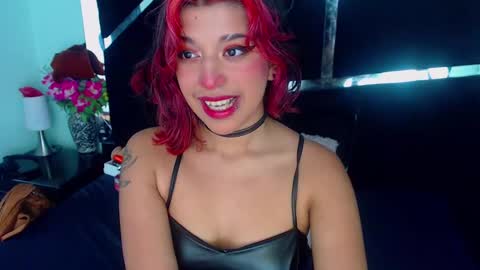 Snapshot of underbaby_ chatting on December 30, 8:04 pm UnderBaby online show from December 30, 8:04 pm