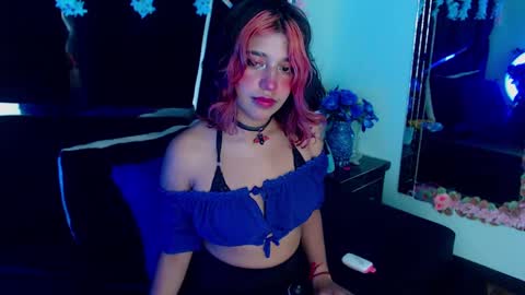 Snapshot of underbaby_ chatting on January 17, 8:22 pm UnderBaby online show from January 17, 8:22 pm