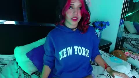 Snapshot of underbaby_ chatting on February 25, 7:58 pm UnderBaby online show from February 25, 7:58 pm