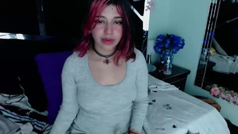 Snapshot of underbaby_ chatting on March 1, 7:37 pm UnderBaby online show from March 1, 7:37 pm