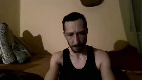 Snapshot of underguy19 chatting on February 14, 10:50 pm underguy19 online show from February 14, 10:50 pm