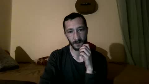 Snapshot of underguy19 chatting on February 21, 9:49 pm underguy19 online show from February 21, 9:49 pm