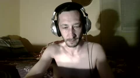 Snapshot of underguy19 chatting on April 3, 9:02 pm underguy19 online show from April 3, 9:02 pm