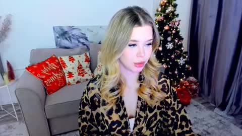 Alice online show from December 14, 7:29 pm