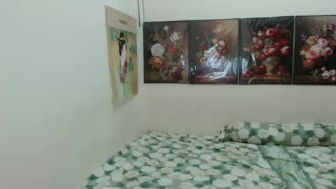 Snapshot of unforgettable_roxy chatting on December 27, 11:06 am Roxanne online show from December 27, 11:06 am