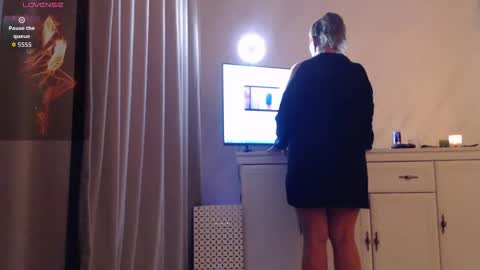 Eva online show from April 27, 9:46 pm