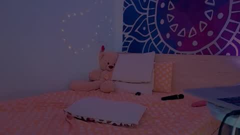 Alice online show from December 17, 5:08 pm